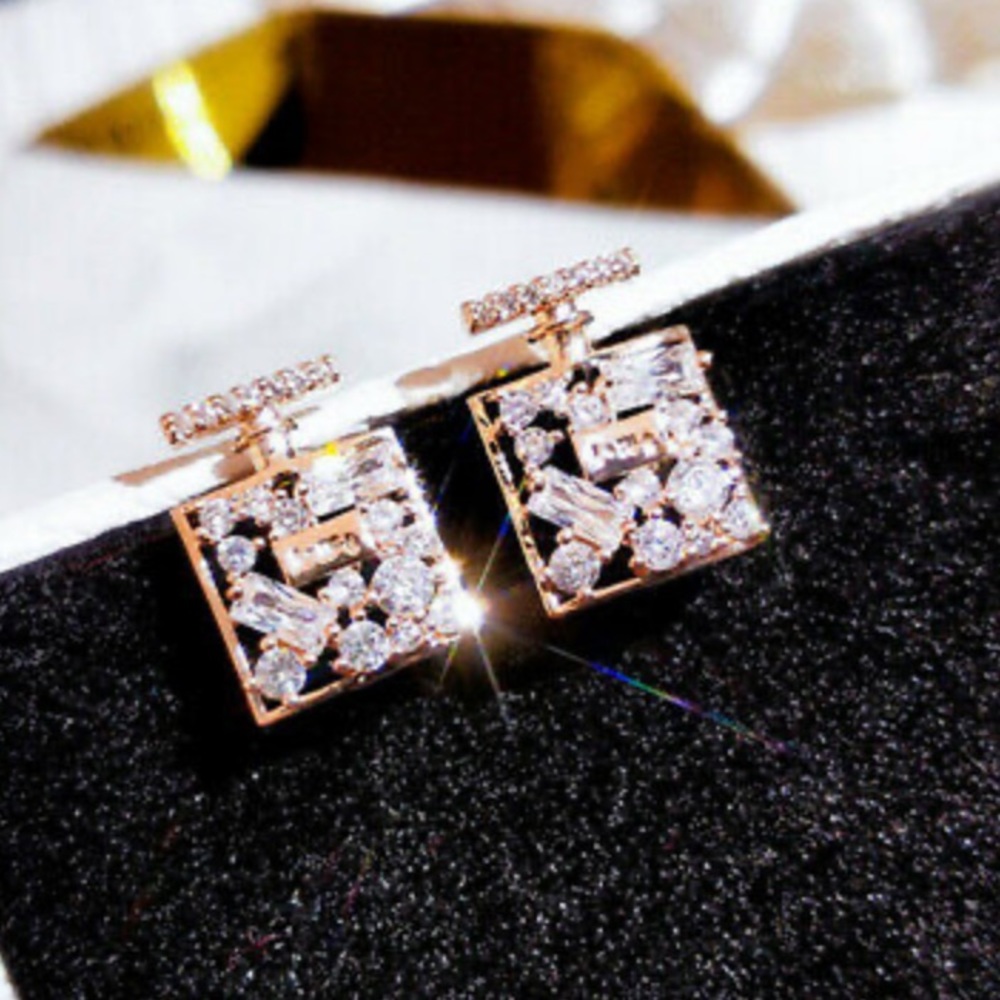 New 18k rose gold plated earrings - Picture 1 of 4